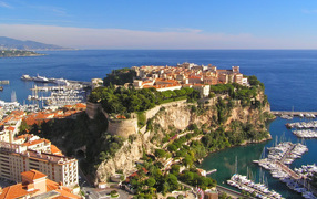 Дома на скале в Монако