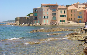 Дома на пляже на курорте Сен-Тропе, Франция