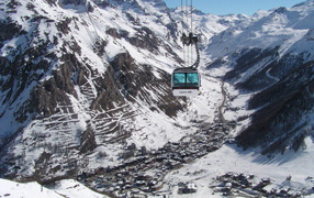 Подъемник на горнолыжном курорте Валь д'Изер, Франция