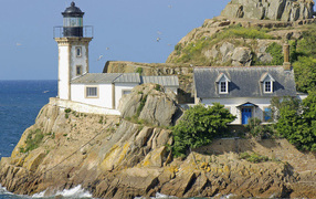 Маяк на курорте Мирамар Круести, Франция