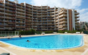 Роскошный отель на курорте Манделье ля Напуль, Франция