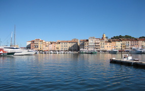 Морские воды на курорте Сен-Тропе, Франция