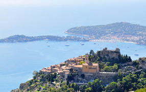 Панорама на курорте Эз, Франция