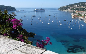 Порт на Лазурном берегу, Франция