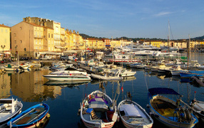 Порт на курорте Сен-Тропе, Франция