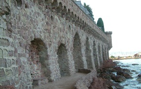 Набережная на курорте Манделье ля Напуль, Франция