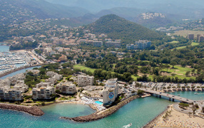 Летний отдых на курорте Манделье ля Напуль, Франция