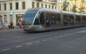 Трамвай в городе Ницца, Франция