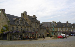 Городская площадь в Бретань, Франция