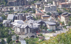 Городские здания на курорте Шамони, Франция