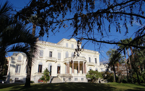 Вилла в Каннах, Франция