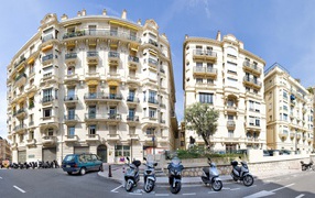 Прогулка по улице в Монако