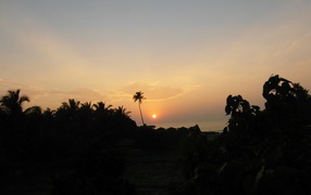 Красивый закат в Арамболе