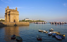 Лодки и яхты в Мумбай