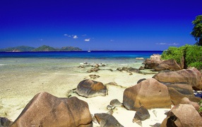 Валуны на пляжах в Гоа