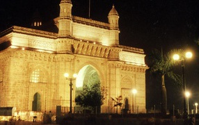 Здание на площади в Мумбае