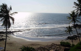 Пустой пляж вечером в Вагаторе