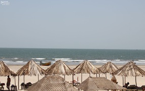 Отдых на пляже в Ашвеме