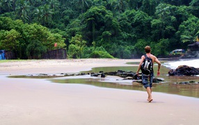 Отдых на пляже в Вагаторе