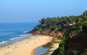 Отдых на пляже в Варкале