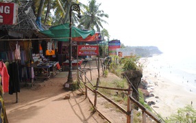 Stalls selling goods to tourists in Varkala