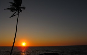 Закат на пляже в Вагаторе