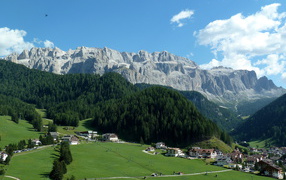 Альпы на горнолыжном курорте Валь Гардена, Италия