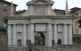 Arch in Bergamo, Italy