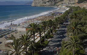 Голубая лагуна на курорте Финале Лигуре, Италия