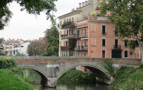 Мост через реку в Падуе, Италия