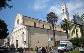 Церковь на курорте Диано Марино, Италия