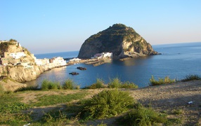 Побережье на острове Искья, Италия