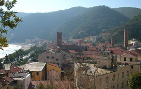 Дома на побережье на курорте Ноли, Италия