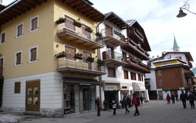 Дома на горнолыжном курорте Кортина д'Ампеццо, Италия