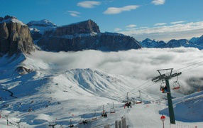 Подъемник на горнолыжном курорте Валь-Ди-Фасса, Италия