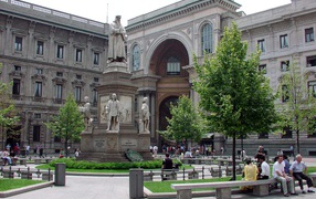 Памятник в Милане, Италия