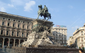 Памятник Витторио Эммануэле II в Милане, Италия