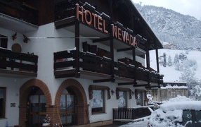 Отель Невада на горнолыжном курорте Валь-Ди-Фасса, Италия