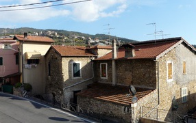 Старинные дома на курорте Бордигера, Италия