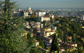Панорама города в Бергамо, Италия