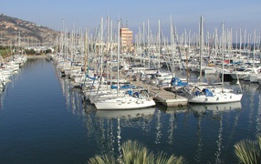 Порт в Санто Стефано аль Маре, Италия