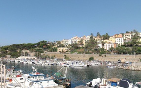 Порт на курорте Бордигера, Италия