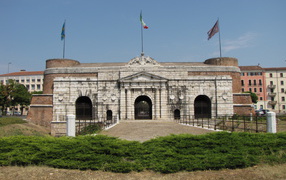 Порта Нуова в Вероне, Италия
