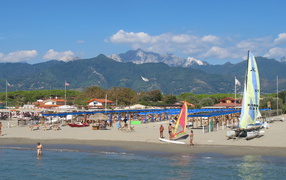 Relax on the beach in the resort of Forte dei Marmi, Italy
