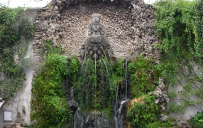 Sculpture fountain in Tivoli, Italy