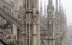 Шпили собора Дуомо в Милане, Италия