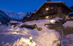 Гостиничные домики на горнолыжном курорте Курмайор, Италия