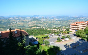 Вид со стены крепости в Сан Марино, Италия