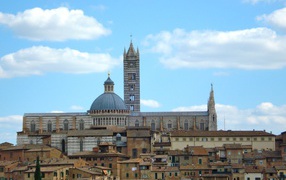 Вид на собор в Сиене, Италия