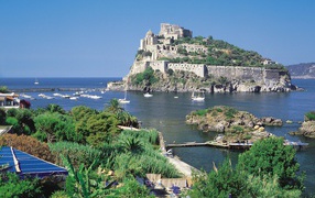 Вид на остров Искья, Италия